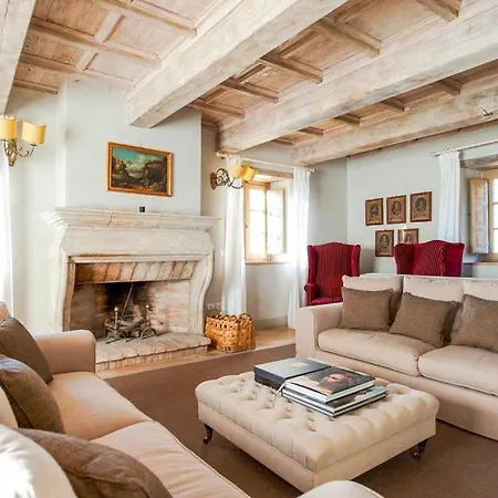 Sleeps 8 Pool Wifi Villa
